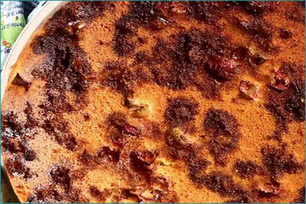 Delicious cake with Rhubarb, Ginger and Almond