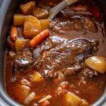 Cooker pot roast with gravy