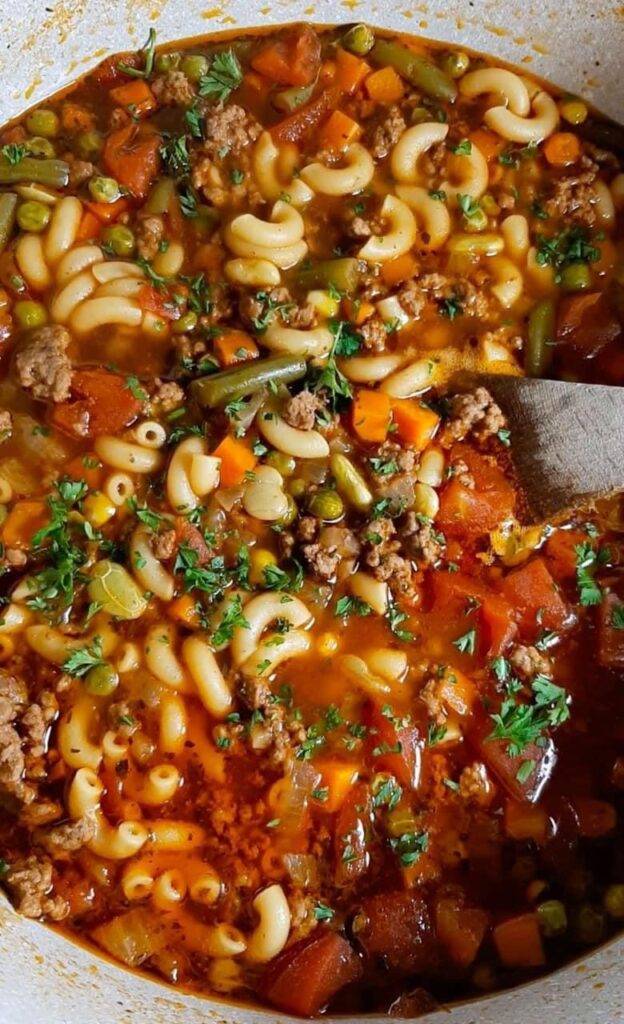 Beef and macaroni soup! Easy Recipes
